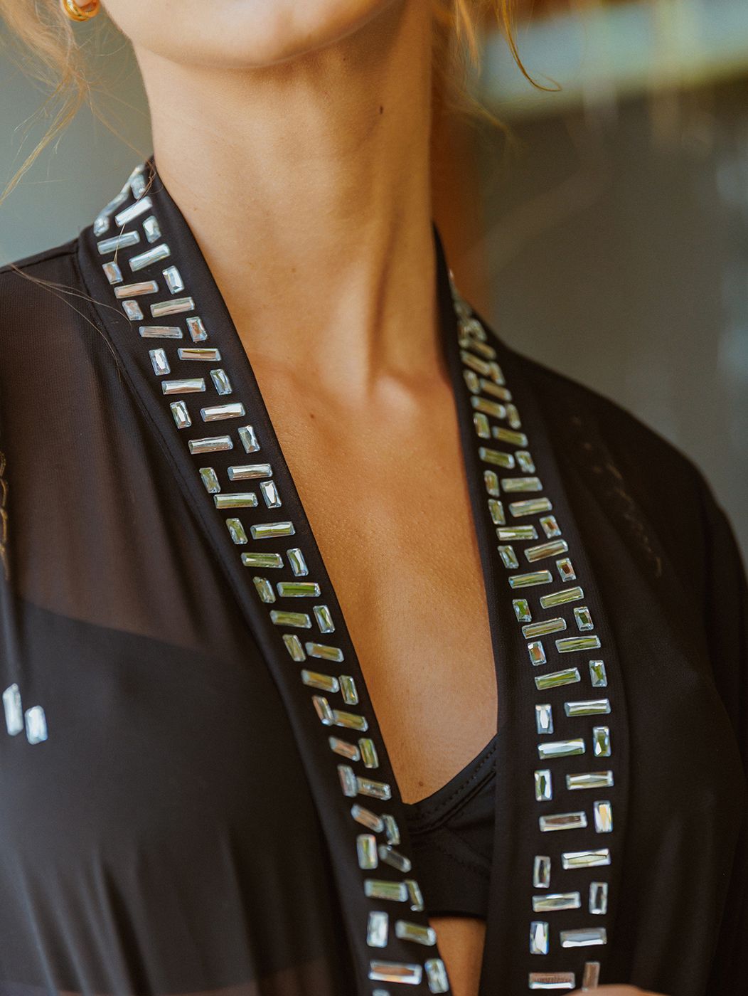 Kimono Zamzibar Negro  Cuello